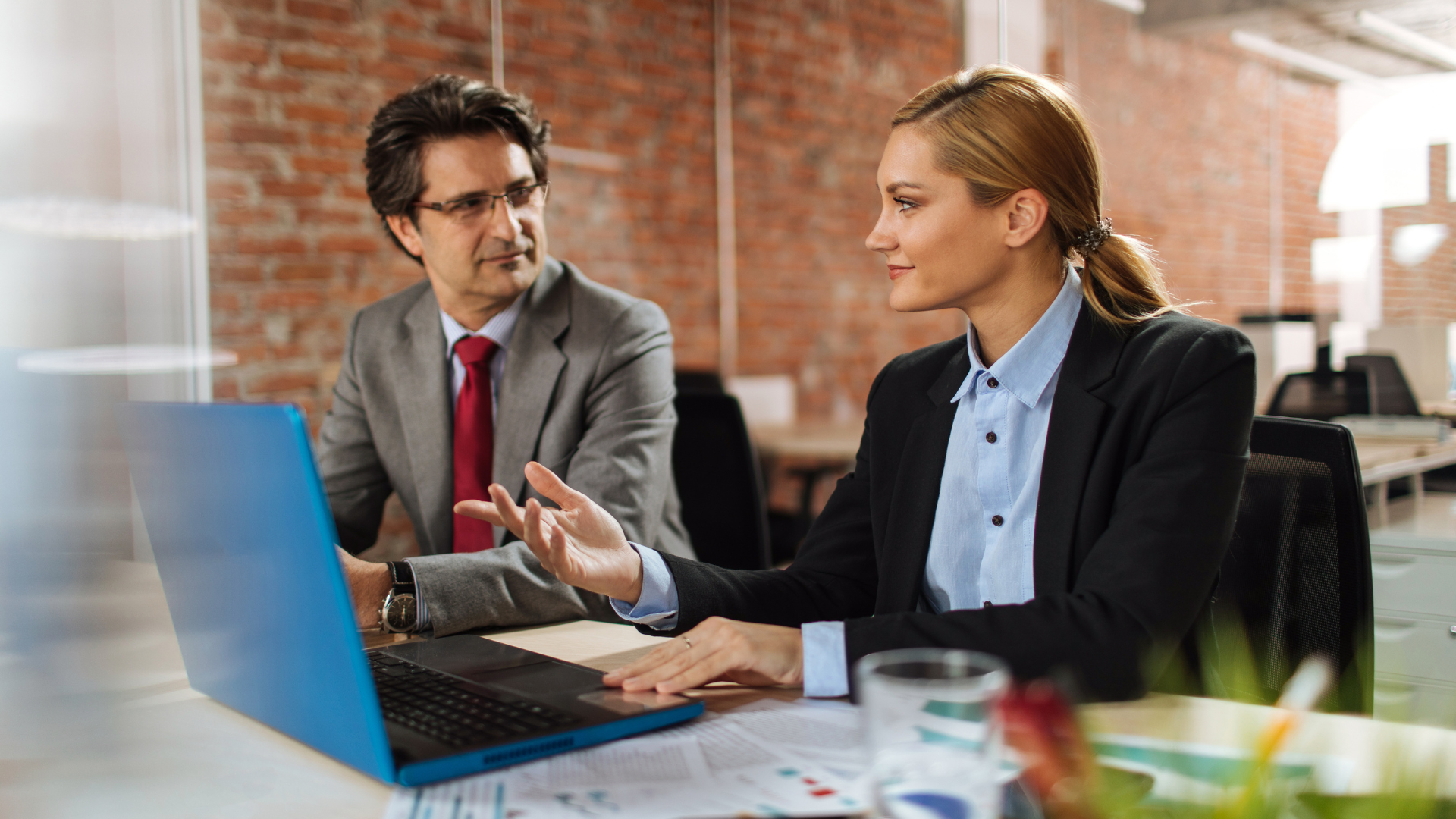 Chasse anonyme pour identifier des profils Exec