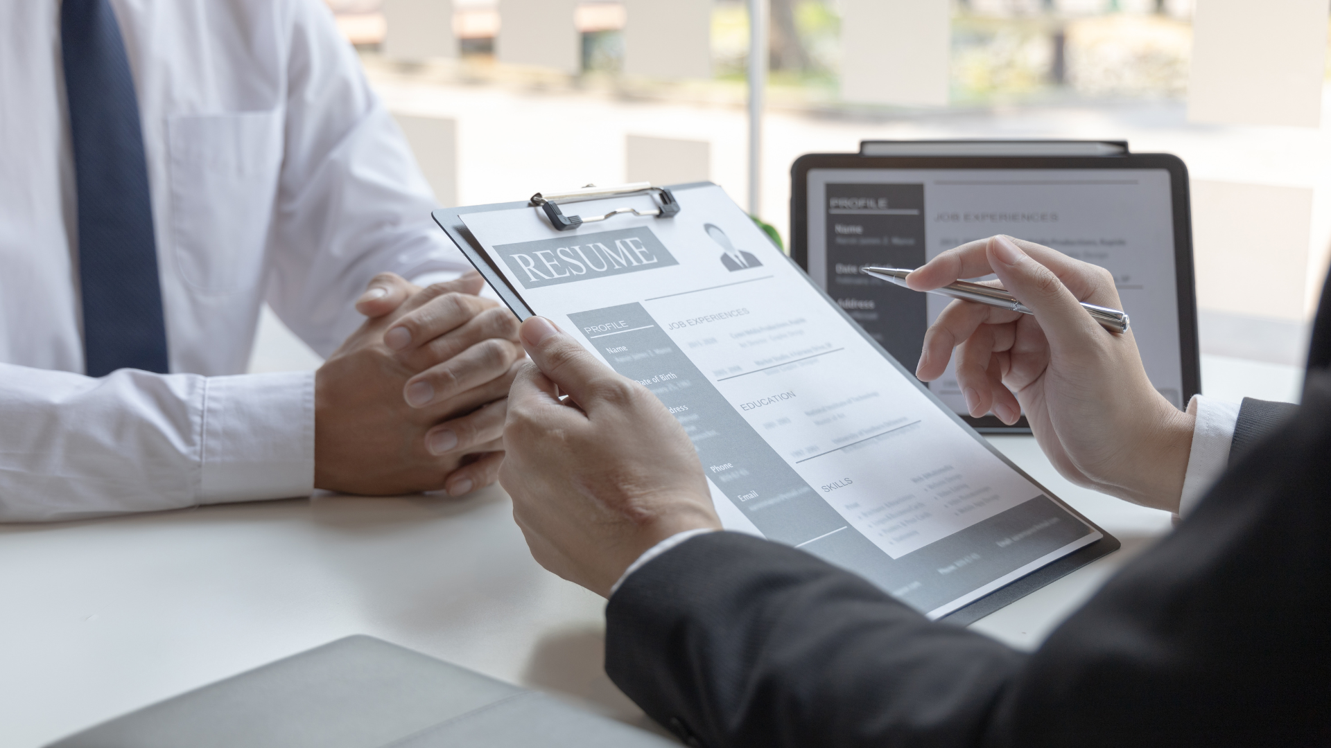 Communication du nom de la société et pré-entretien de qualification.